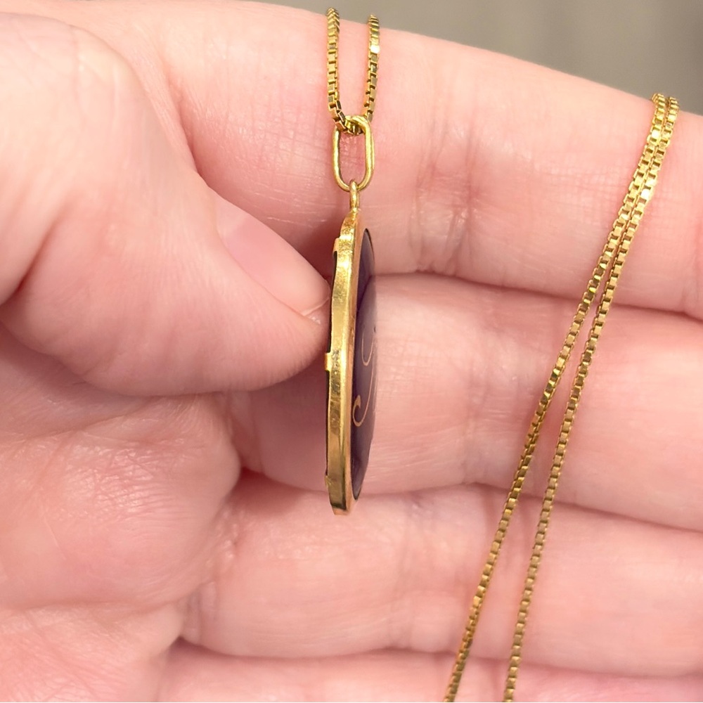 Vintage 18K R Monogram Pendant, Antique Dark Blue Enamel, Gold Floral - Picture 12 of 17